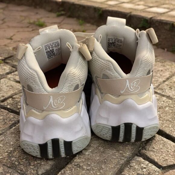 Adidas Basketball Shoes Women's EXHIBIT B CANDACE PARKER Off White GZ2350 Size 7 - Picture 3 of 6